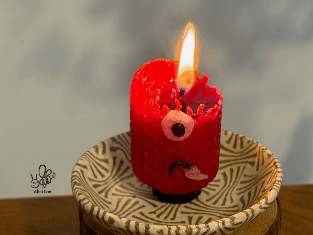 ちょうちんキャンドルに火をつけたところ